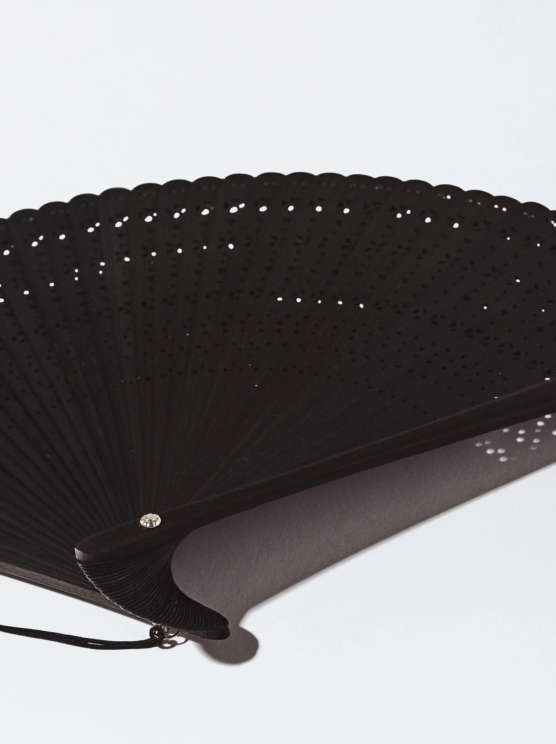 PARFOIS Abanico Bambú Con Perforado Negro Hot