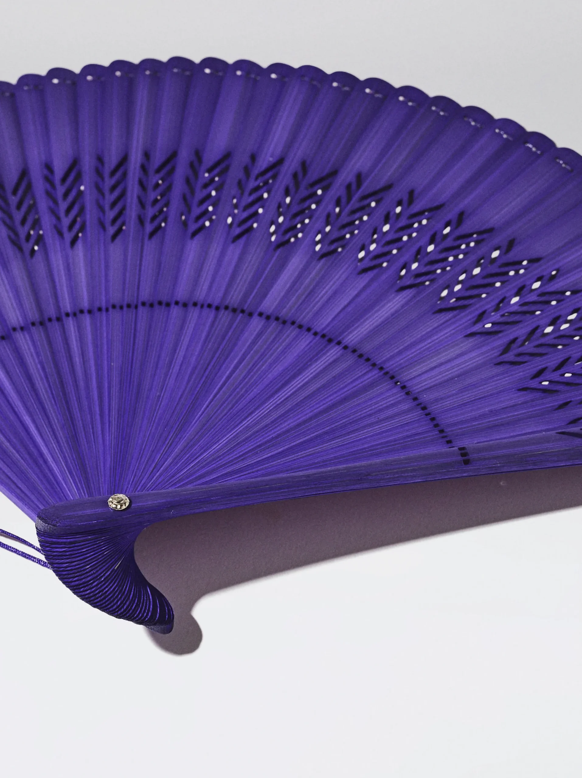 PARFOIS Abanico Bambú Con Perforado Violeta Sale