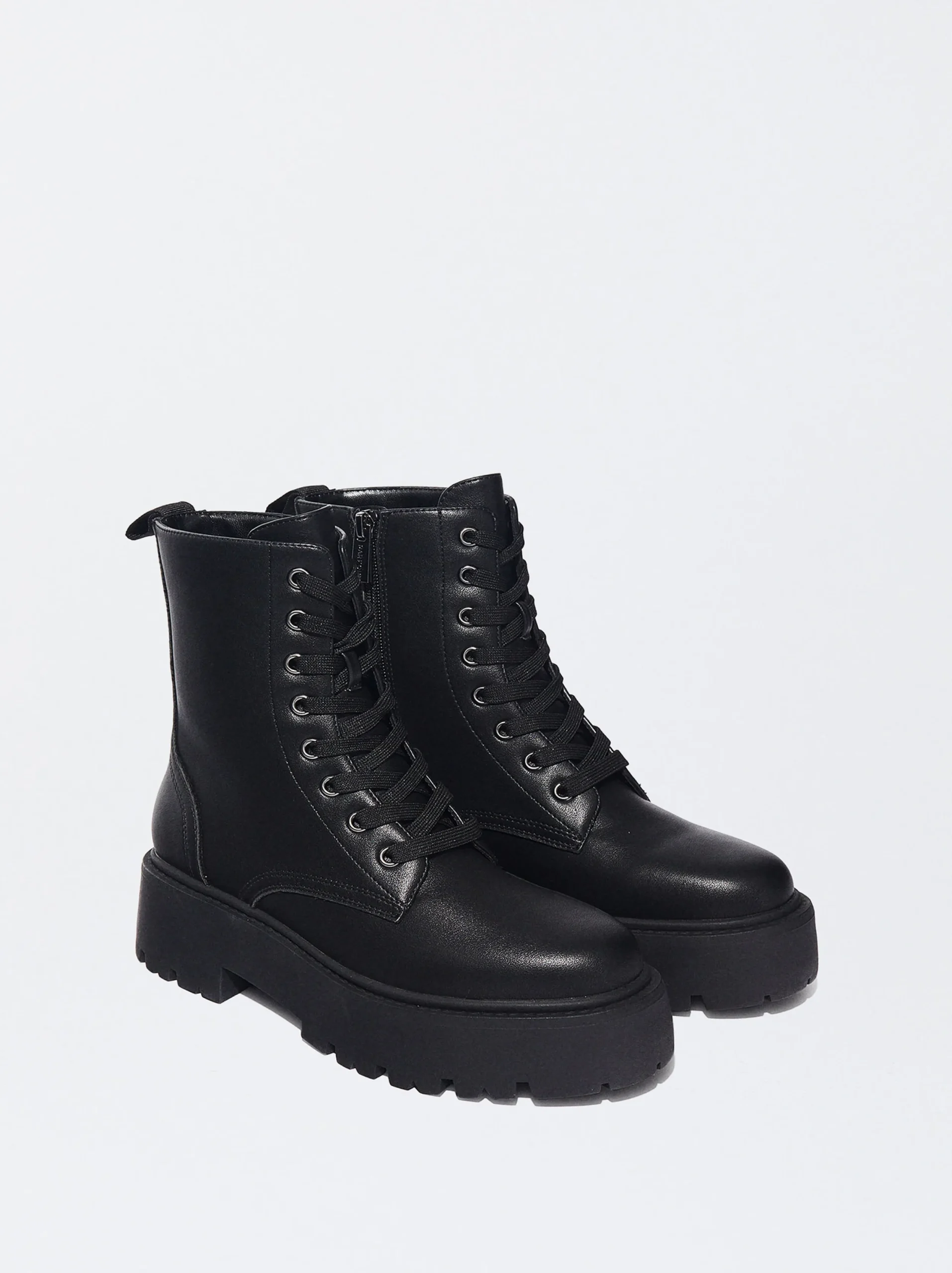 PARFOIS Bota Track Acordonada Negro Online
