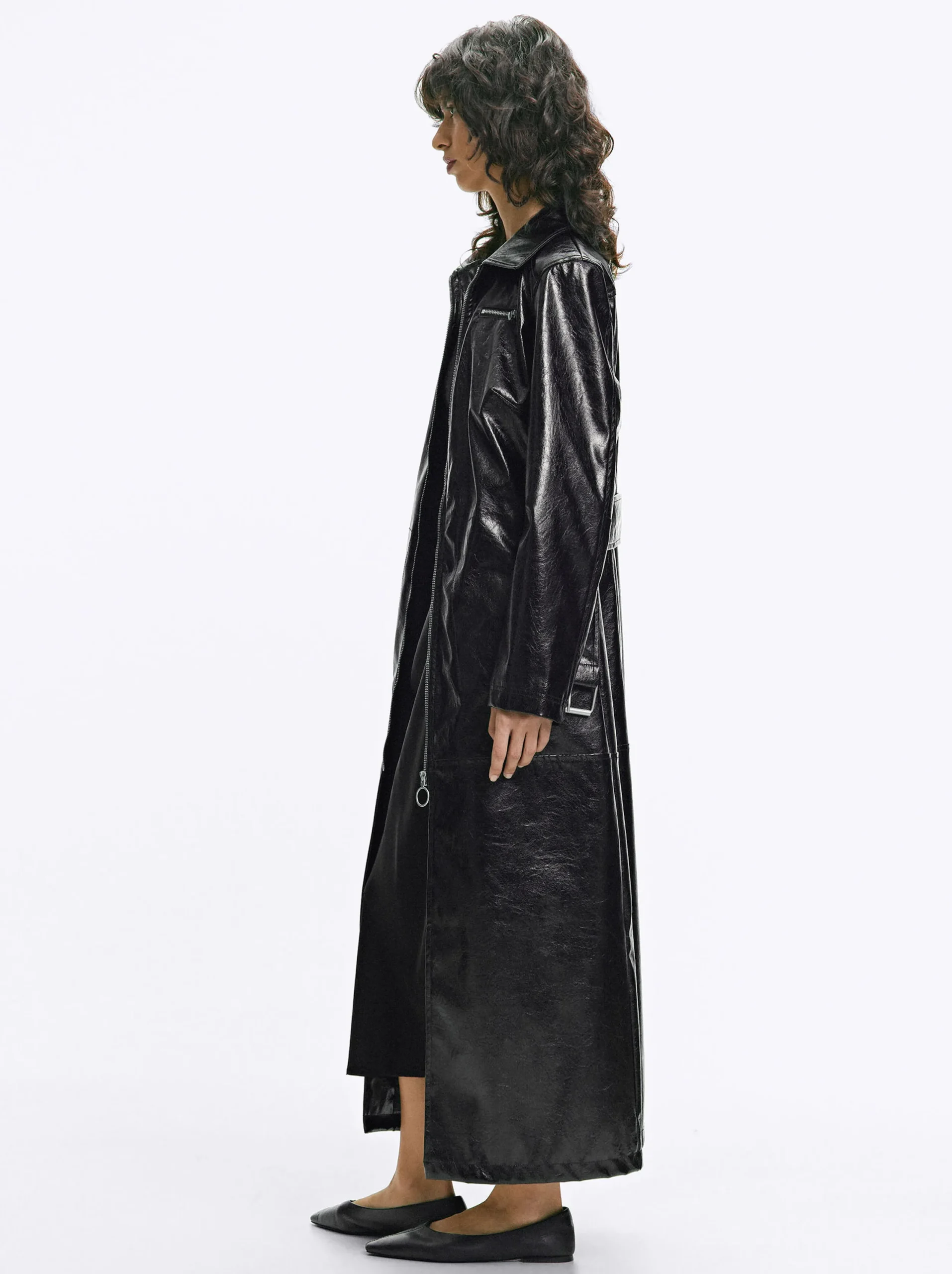 PARFOIS Exclusivo Online - Abrigo Charol Largo Negro Outlet