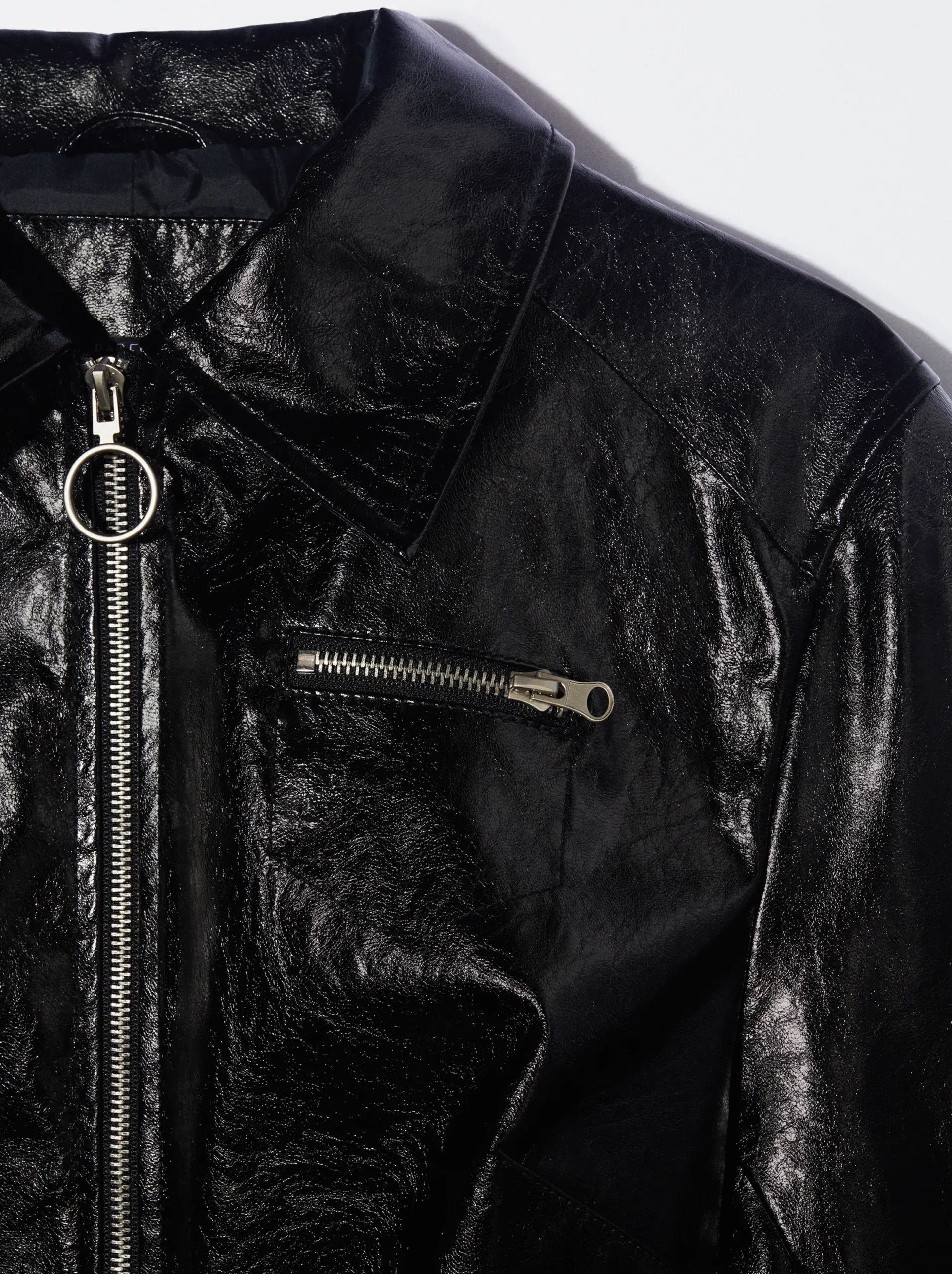 PARFOIS Exclusivo Online - Abrigo Charol Largo Negro Outlet