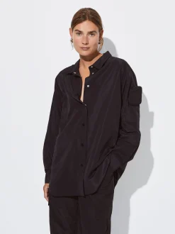 PARFOIS Exclusivo Online - Camisa De Nylon Con Bolso Negro Best