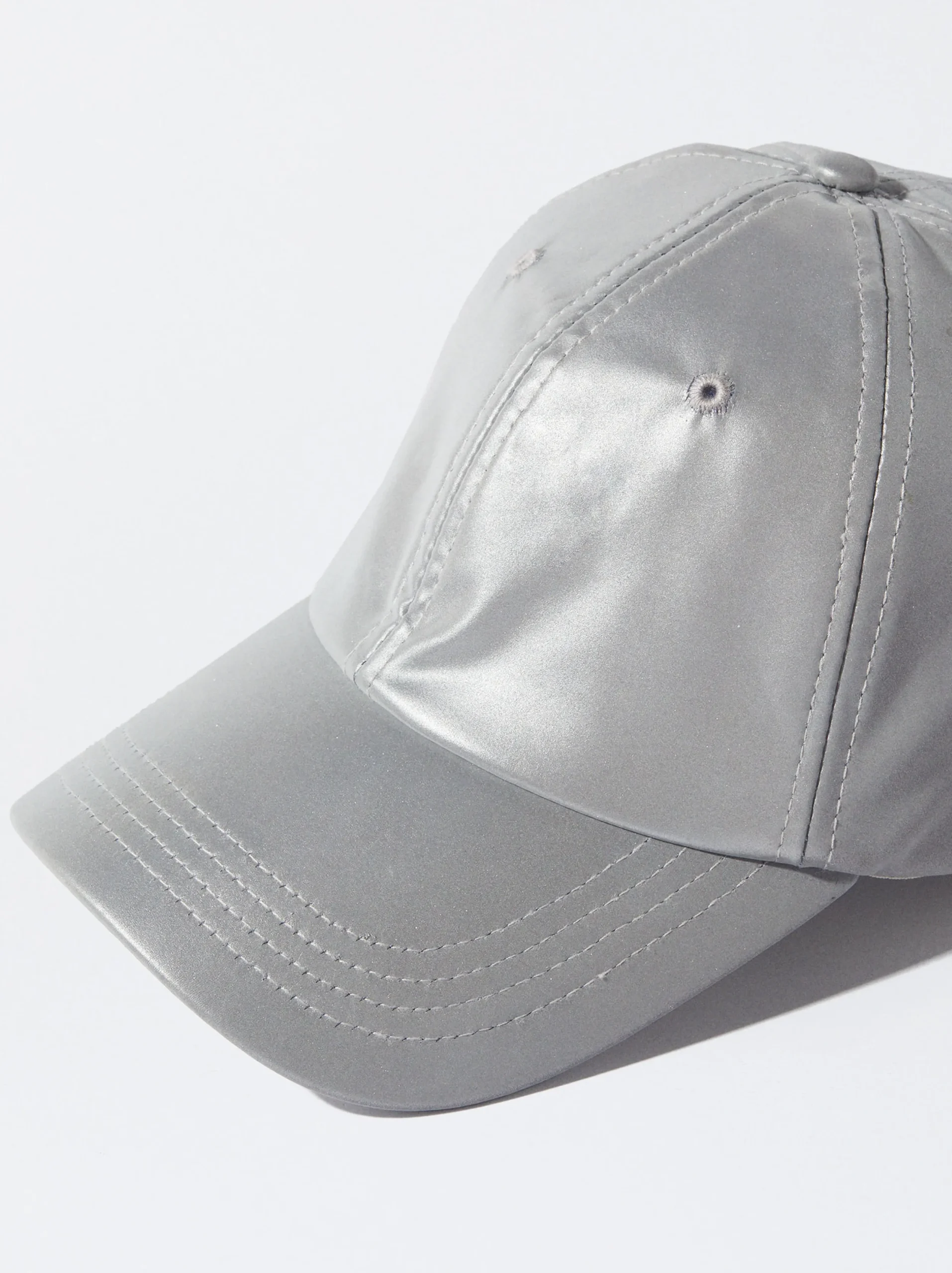 PARFOIS Exclusivo Online - Gorra Tejido Técnico Plateado Hot