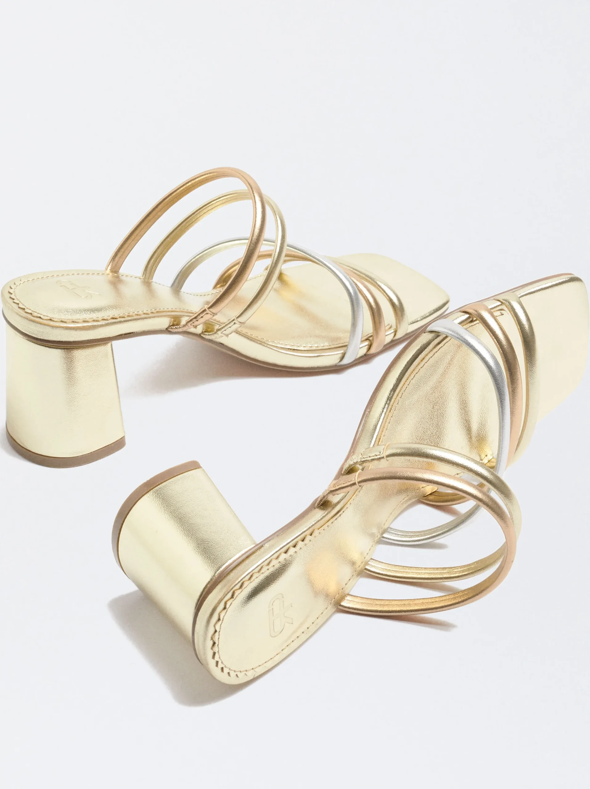 PARFOIS Exclusivo Online - Sandalia Tacón Tiras Metalizadas Multicor Online