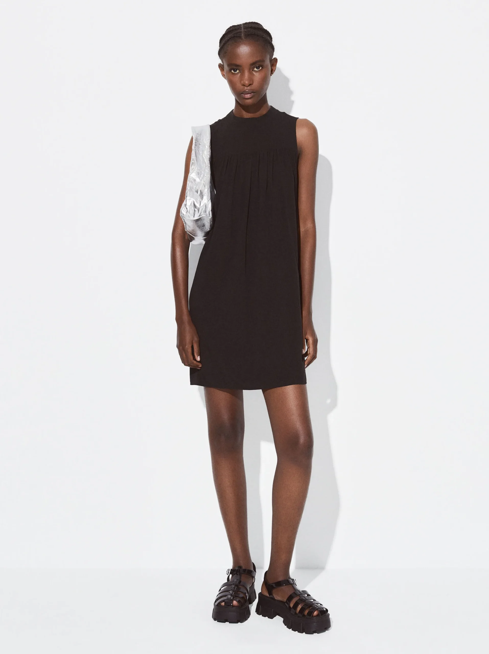 PARFOIS Exclusivo Online - Vestido Corto Con Volantes Negro Store