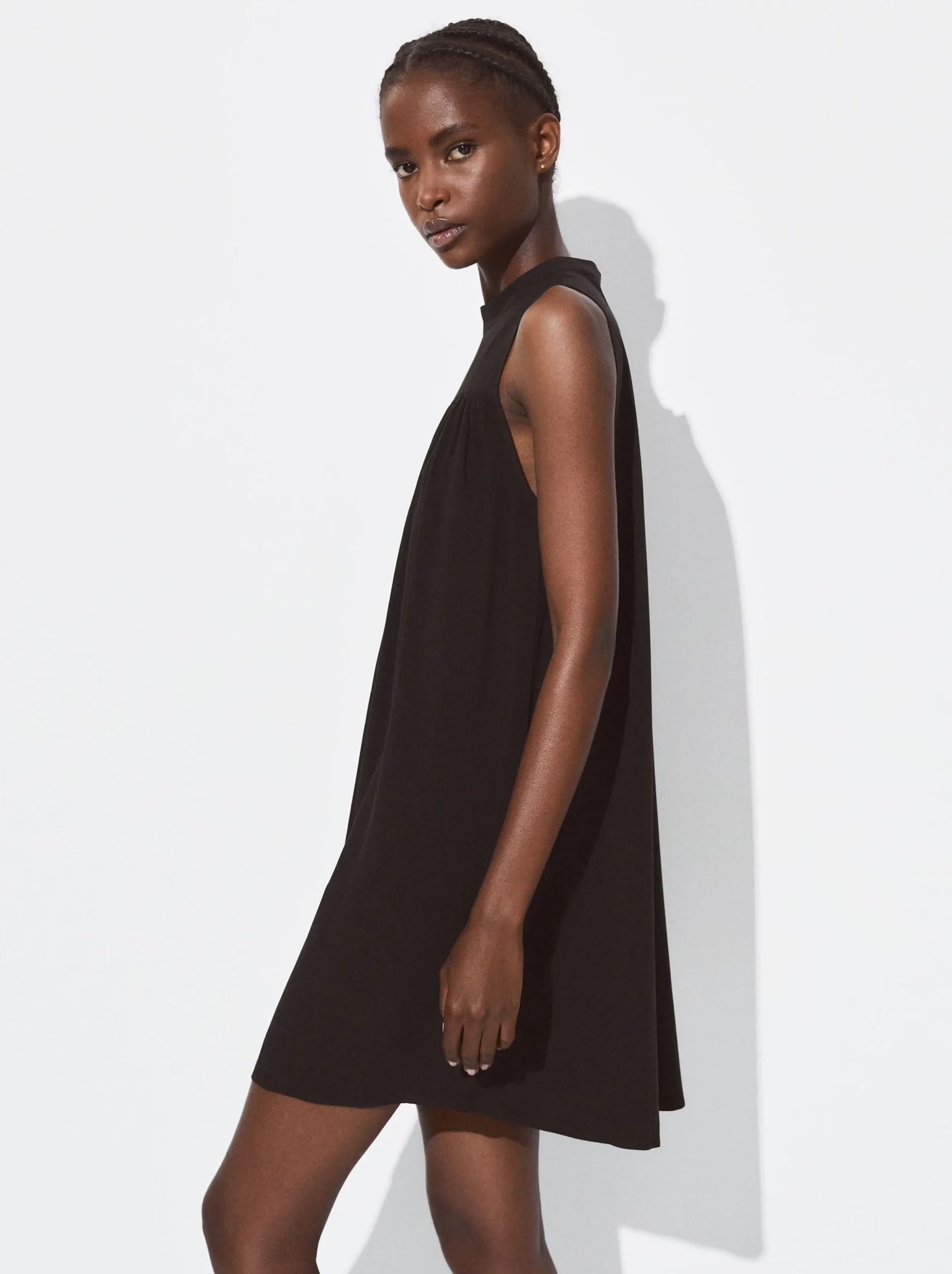PARFOIS Exclusivo Online - Vestido Corto Con Volantes Negro Store