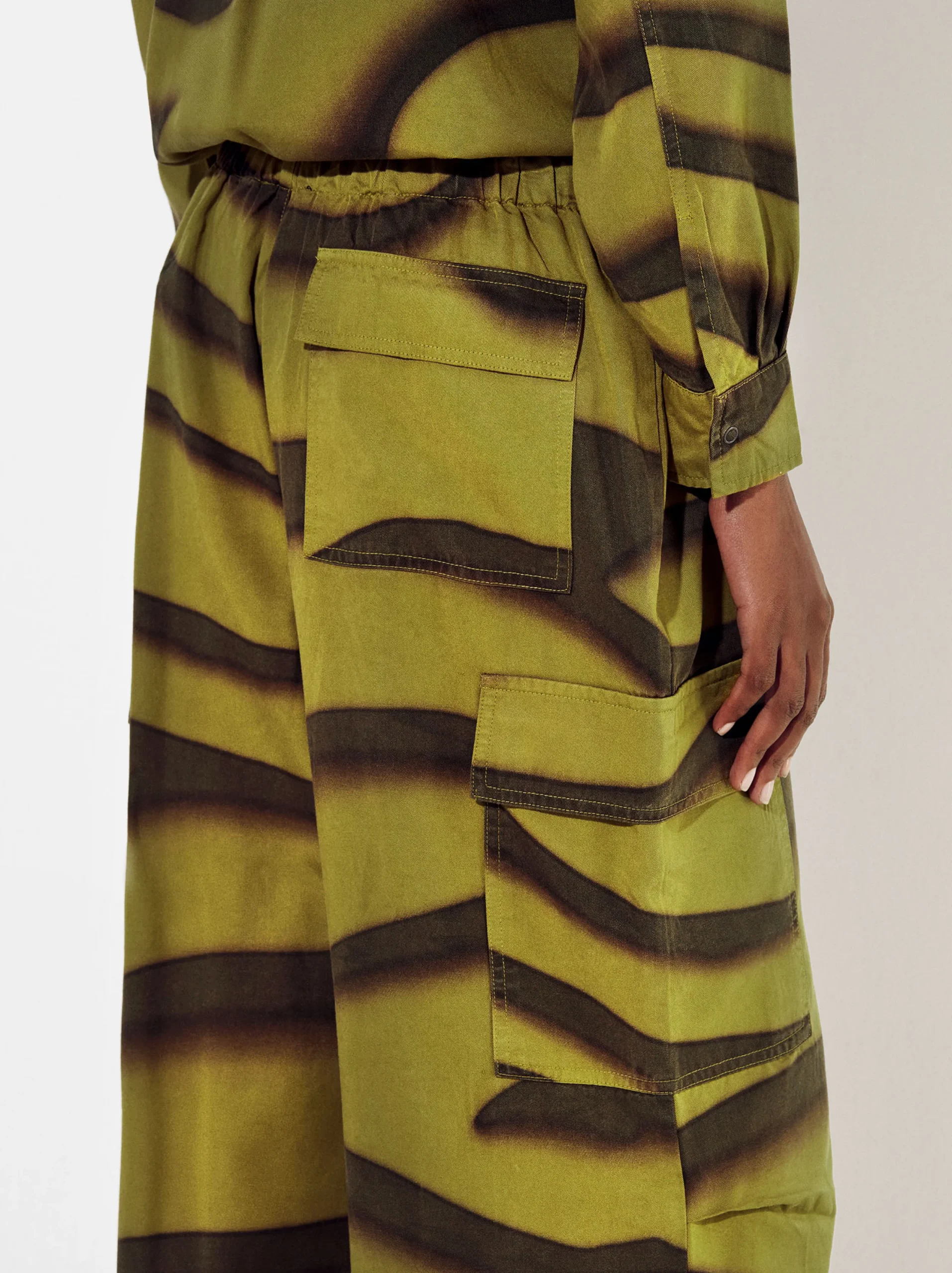 PARFOIS Pantalón Estampado Con Bolsillos Verde Sale