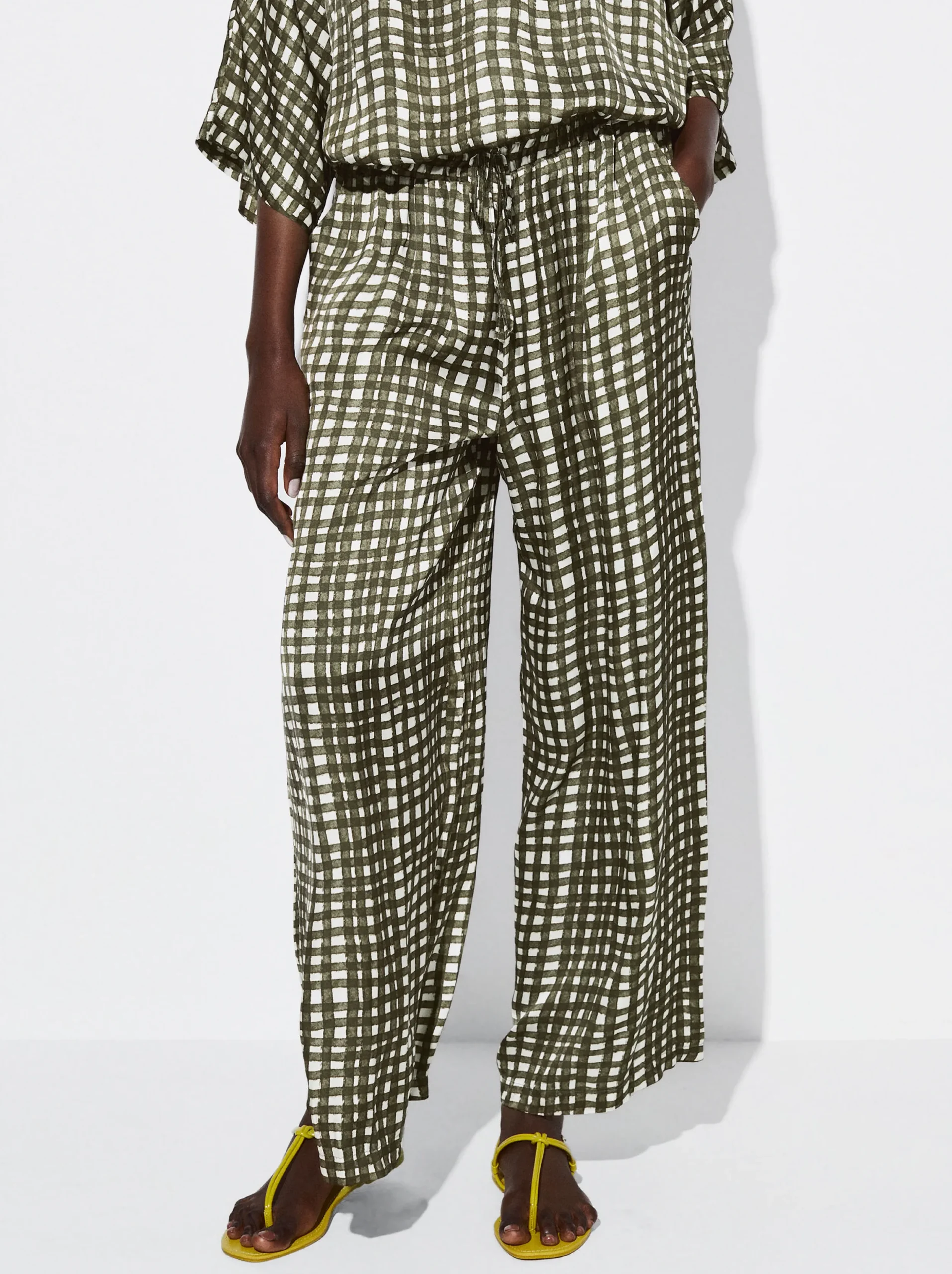 PARFOIS Pantalón Fluido Estampado Caqui Store