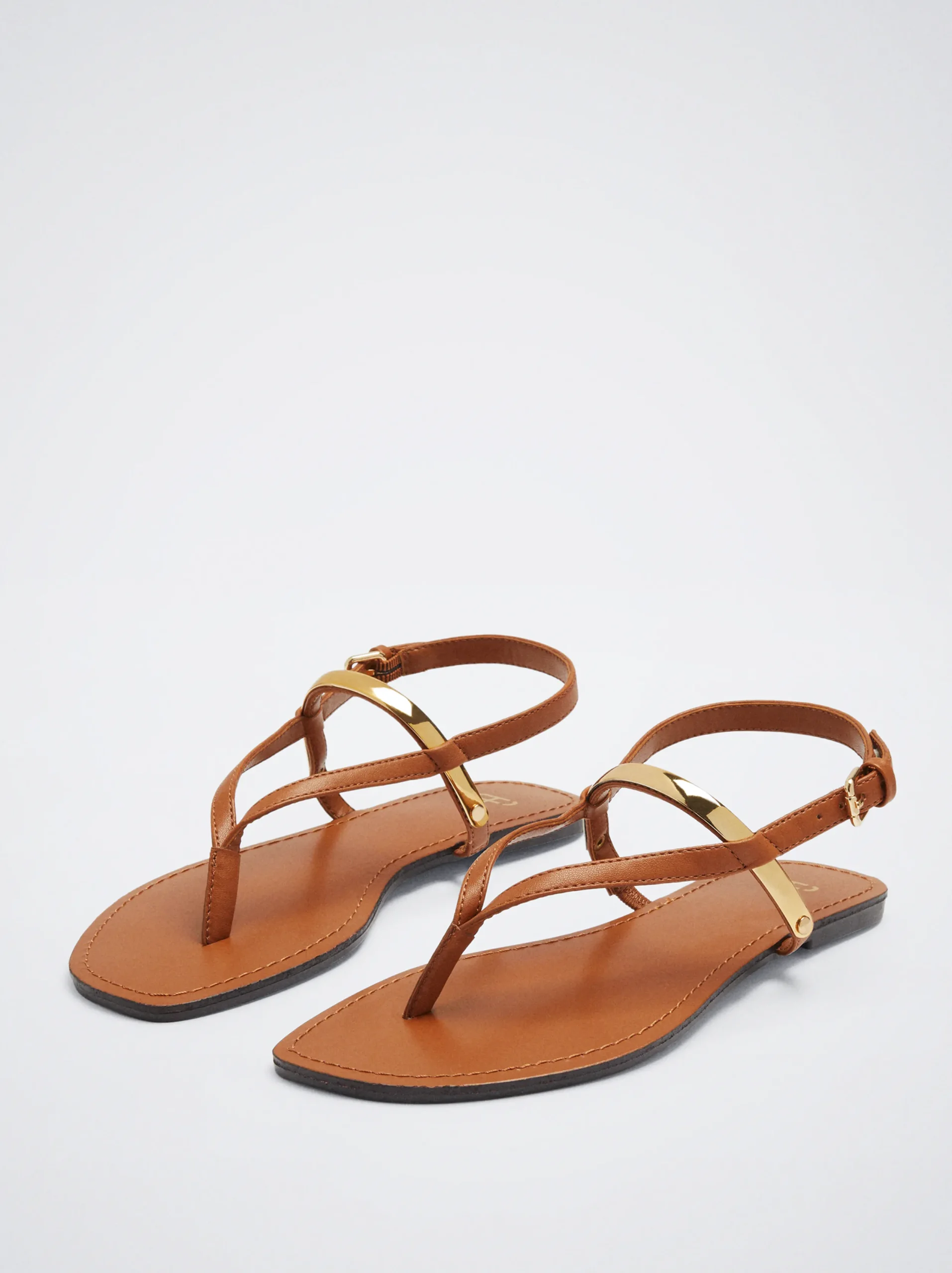 PARFOIS Sandalia Plana Detalle Metálico Camel New